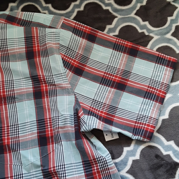 mens short sleeve casual button down shirt - Picture 3 of 6